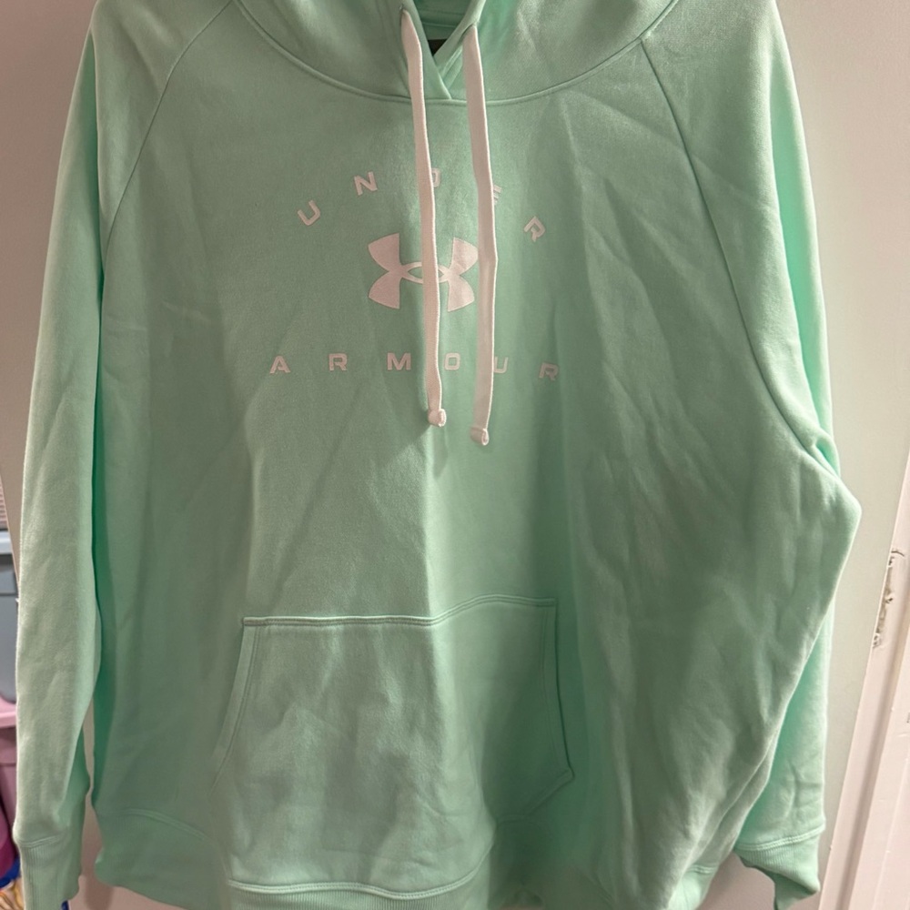Under Armour Light Green Sweatshirt